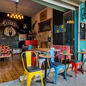 Hostel Cheers Midtown 