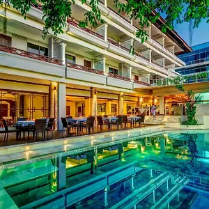 maharani-beach-hotel.hotelsseminyak.net/
